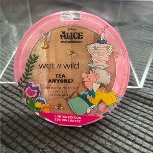 wet n wild Alice in Wonderland Bronzer Palette - SEALED one color broken